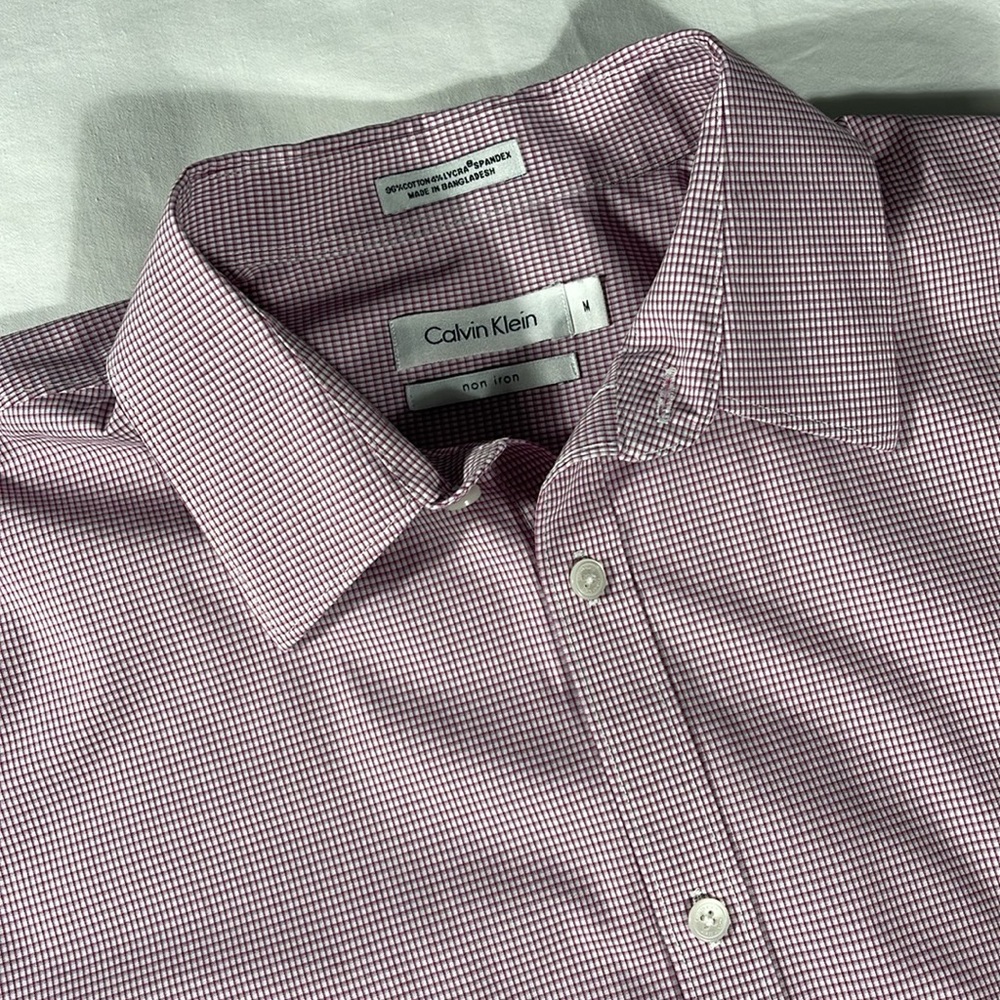 Calvin Klein mens pink tiny checkered long sleeve button down shirt - size M